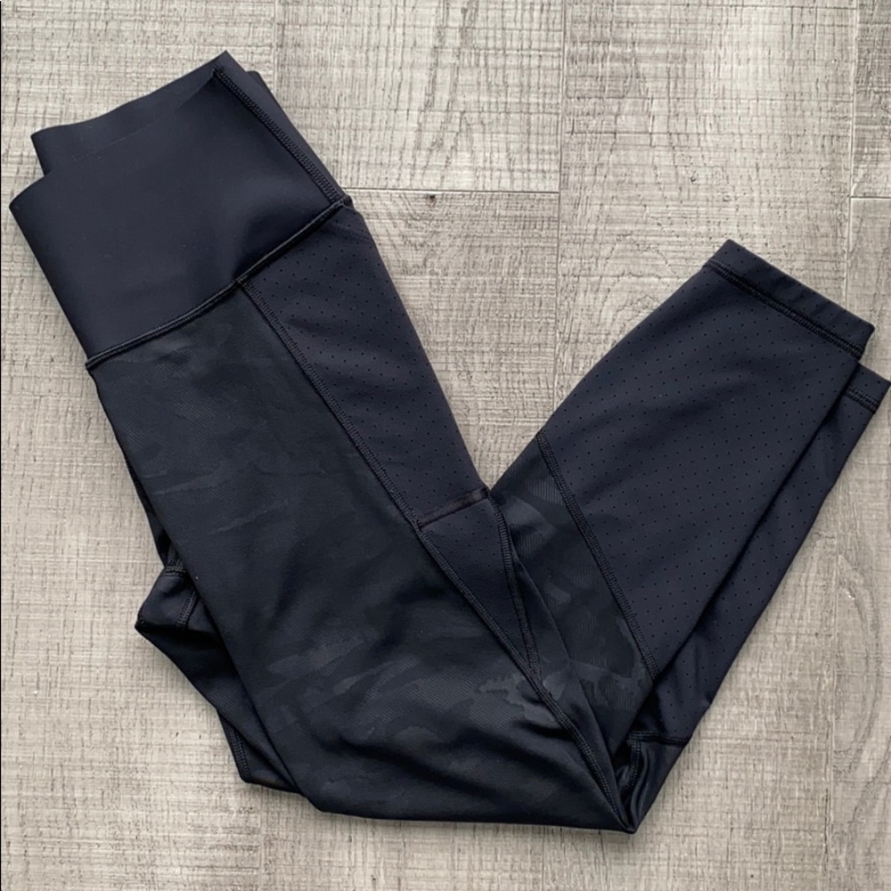 GapFit Sculpt Revolution Black Camo Ankle Leggings